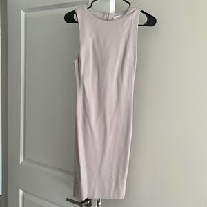 Babaton Elegant Sleeveless Dress in Soft lilac